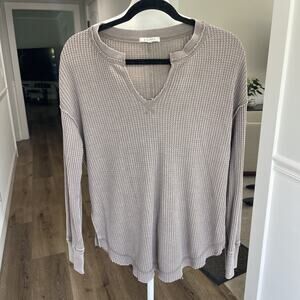 Z Supply Split Neck Waffle Thermal Long Sleeve Shirt Sz M Tan Neutral Side Slits